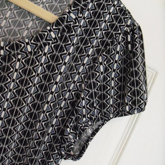 Worthington geometric-print dressy blouse size Large  Great condition! - Picture 4 of 8